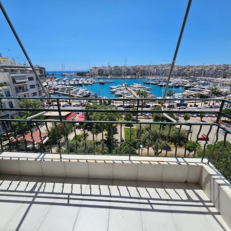 Piraeus Center Sea View Apartment Екстер'єр фото