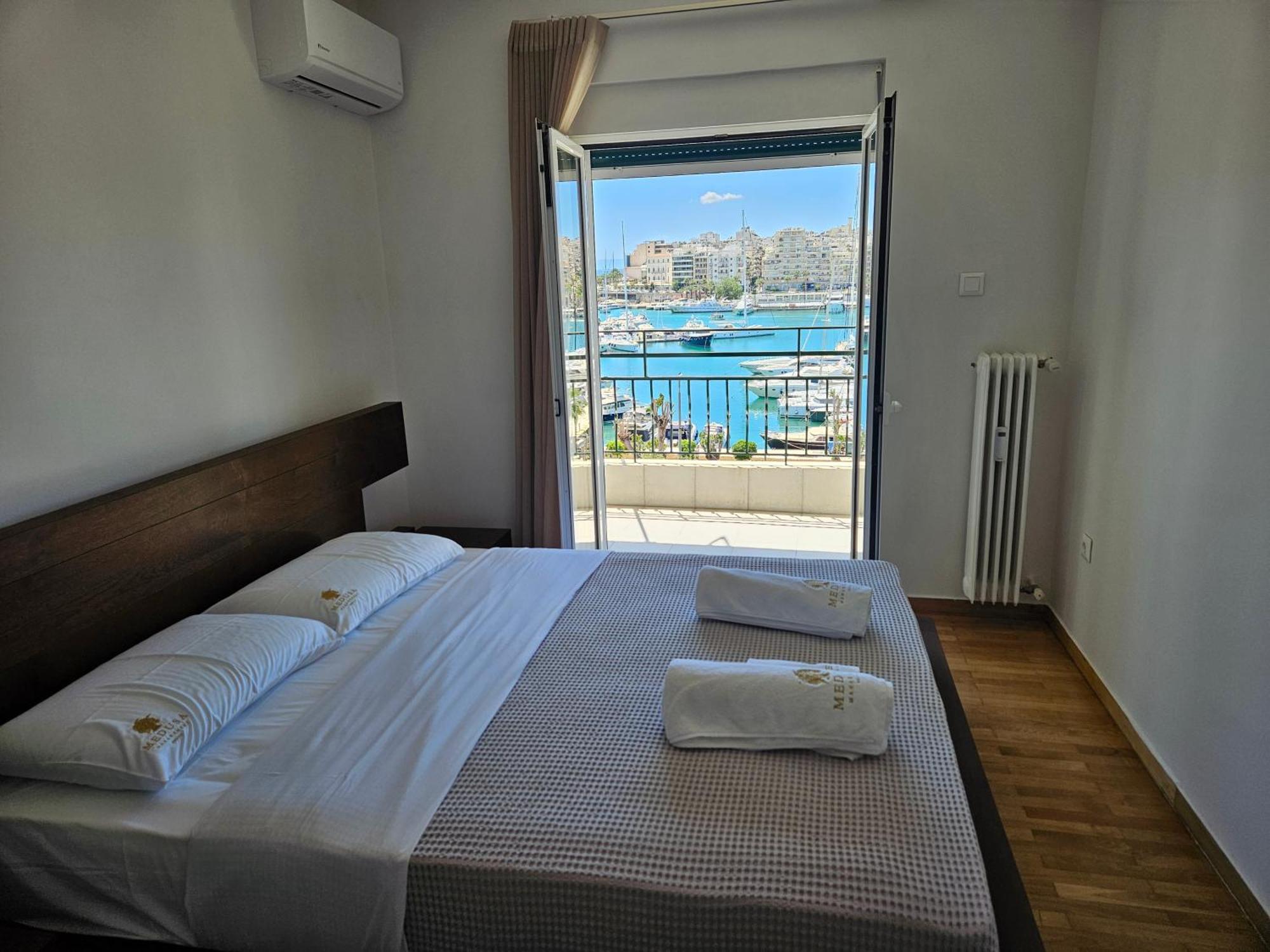 Piraeus Center Sea View Apartment Екстер'єр фото