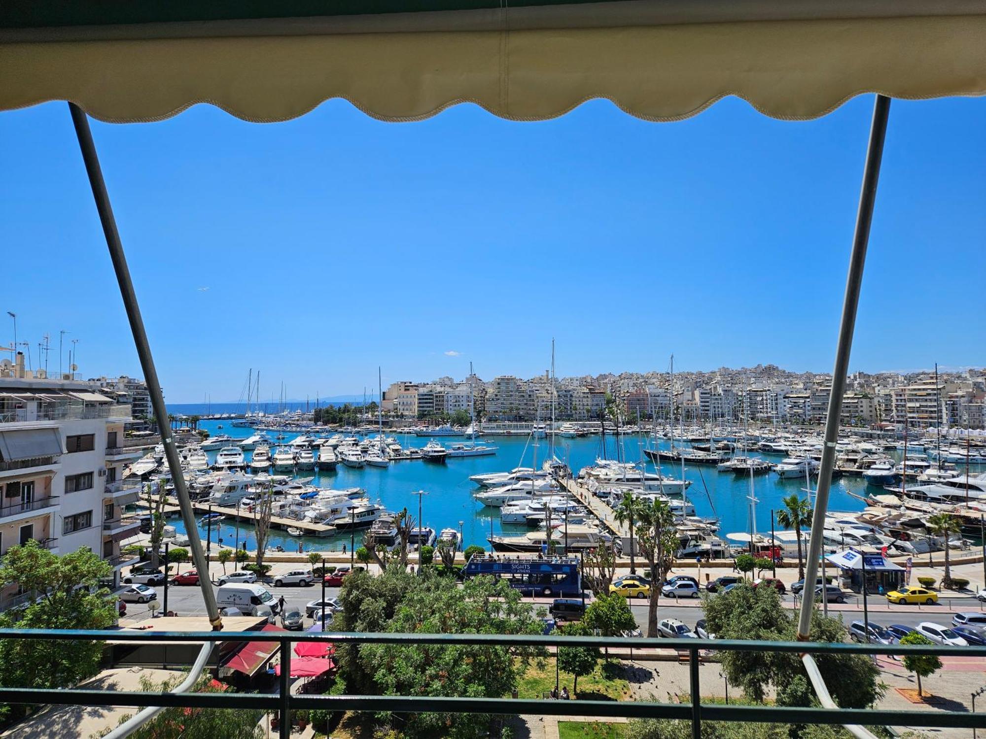 Piraeus Center Sea View Apartment Екстер'єр фото